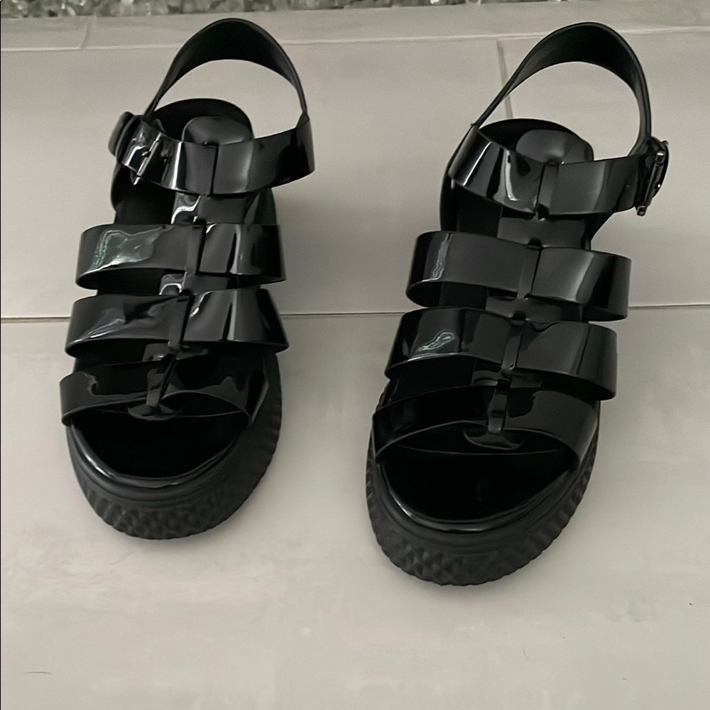 AEROSOLES Black Gladiator Sandals with Chunky Platform